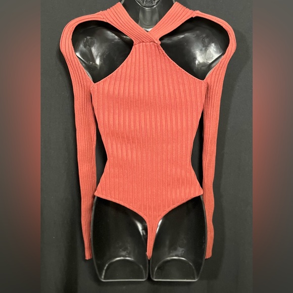 Fashion nova body suit - Picture 3 of 5